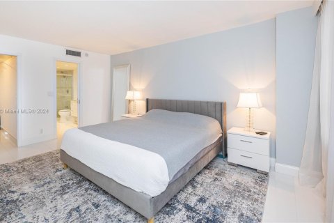 Copropriété à vendre à Hallandale Beach, Floride: 1 chambre, 92.9 m2 № 1330755 - photo 29