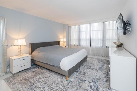 Copropriété à vendre à Hallandale Beach, Floride: 1 chambre, 92.9 m2 № 1330755 - photo 26