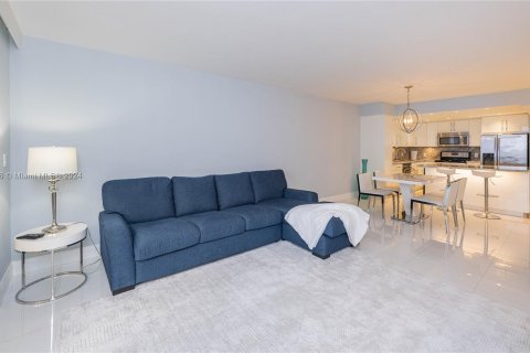 Copropriété à vendre à Hallandale Beach, Floride: 1 chambre, 92.9 m2 № 1330755 - photo 2