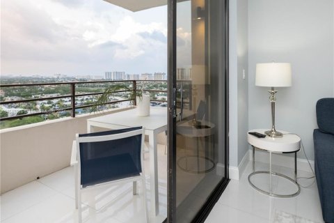 Condominio en venta en Hallandale Beach, Florida, 1 dormitorio, 92.9 m2 № 1330755 - foto 6