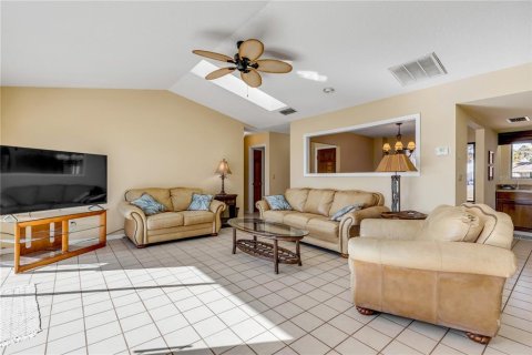 Casa en venta en Edgewater, Florida, 3 dormitorios, 174.1 m2 № 1285009 - foto 8