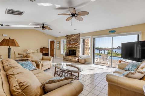 Villa ou maison à vendre à Edgewater, Floride: 3 chambres, 174.1 m2 № 1285009 - photo 6