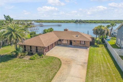 Villa ou maison à vendre à Edgewater, Floride: 3 chambres, 174.1 m2 № 1285009 - photo 1