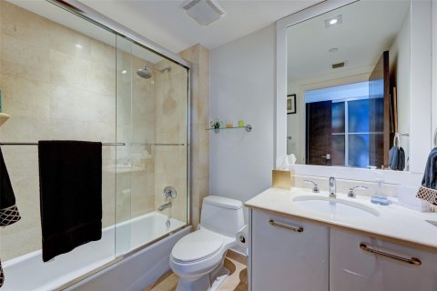 Condo in Hollywood, Florida, 3 bedrooms  № 914321 - photo 30