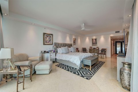 Condo in Hollywood, Florida, 3 bedrooms  № 914321 - photo 21