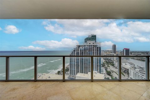 Condominio en venta en Hollywood, Florida, 3 dormitorios, 322 m2 № 914321 - foto 17