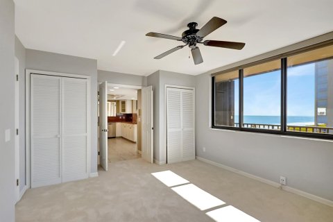 Condo in Hutchinson Island South, Florida, 3 bedrooms  № 914323 - photo 24