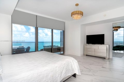Condominio en venta en Sunny Isles Beach, Florida, 2 dormitorios, 156.82 m2 № 692951 - foto 15