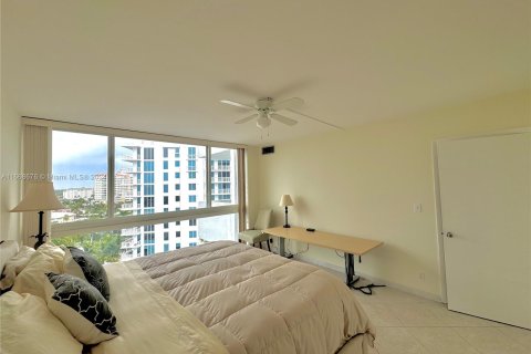 Condo in Fort Lauderdale, Florida, 2 bedrooms  № 1385780 - photo 8