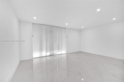 Condominio en venta en Aventura, Florida, 3 dormitorios, 126.35 m2 № 1092546 - foto 14