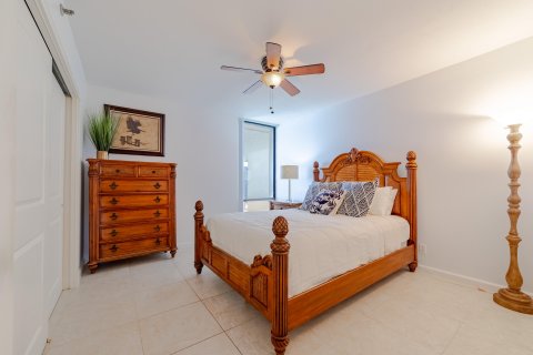 Condo in South Palm Beach, Florida, 2 bedrooms  № 984414 - photo 11