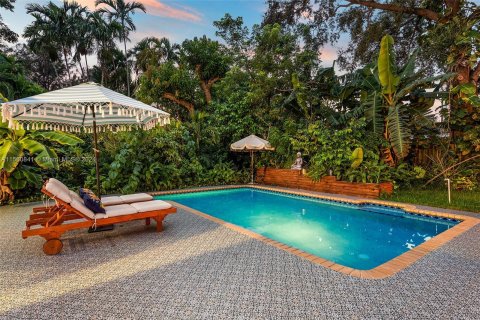 Villa ou maison à vendre à Biscayne Park, Floride: 4 chambres, 195.47 m2 № 1095228 - photo 14