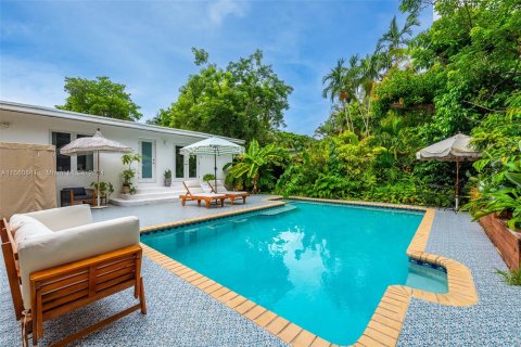 Villa ou maison à vendre à Biscayne Park, Floride: 4 chambres, 195.47 m2 № 1095228 - photo 18