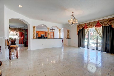 Villa ou maison à vendre à Cutler Bay, Floride: 6 chambres, 468.88 m2 № 993727 - photo 28