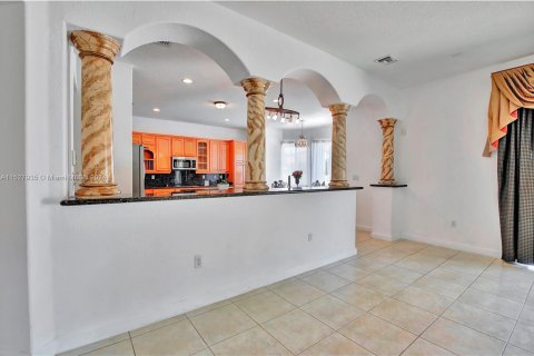 Villa ou maison à vendre à Cutler Bay, Floride: 6 chambres, 468.88 m2 № 993727 - photo 22