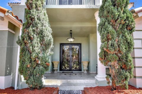 Villa ou maison à vendre à Cutler Bay, Floride: 6 chambres, 468.88 m2 № 993727 - photo 8