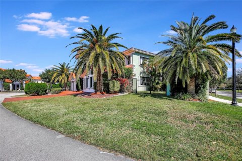 Villa ou maison à vendre à Cutler Bay, Floride: 6 chambres, 468.88 m2 № 993727 - photo 6