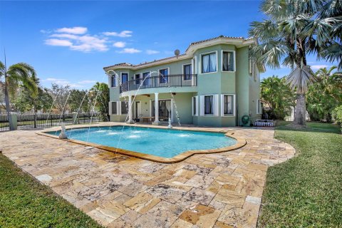 Villa ou maison à vendre à Cutler Bay, Floride: 6 chambres, 468.88 m2 № 993727 - photo 15