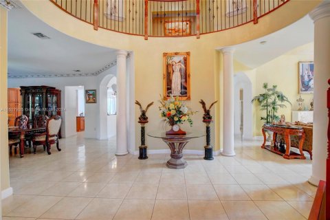 Villa ou maison à vendre à Cutler Bay, Floride: 6 chambres, 468.88 m2 № 993727 - photo 23