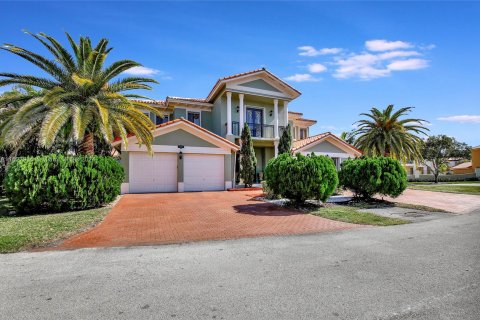 Villa ou maison à vendre à Cutler Bay, Floride: 6 chambres, 468.88 m2 № 993727 - photo 4