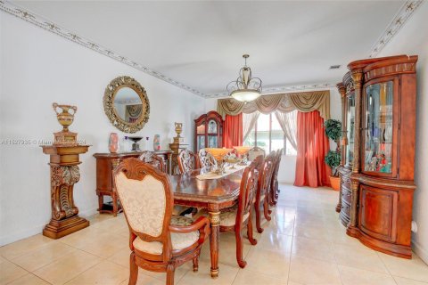 Villa ou maison à vendre à Cutler Bay, Floride: 6 chambres, 468.88 m2 № 993727 - photo 26