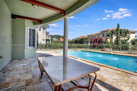 Villa ou maison à vendre à Cutler Bay, Floride: 6 chambres, 468.88 m2 № 993727 - photo 14