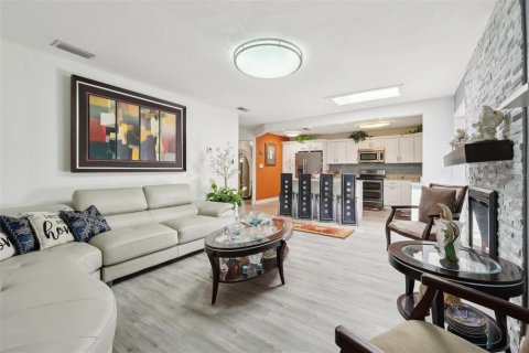 Casa en venta en Orlando, Florida, 3 dormitorios, 189.52 m2 № 1376783 - foto 14