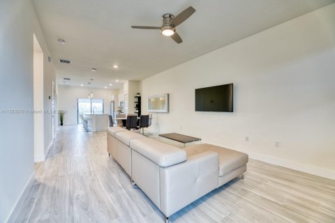 Condominio en venta en Doral, Florida, 2 dormitorios, 99.59 m2 № 1162653 - foto 7