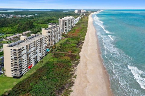 Condo in Hutchinson Island South, Florida, 2 bedrooms  № 1119046 - photo 28