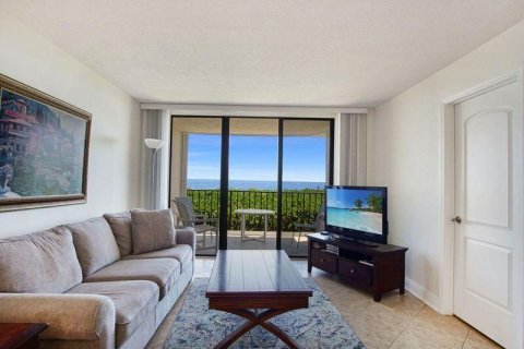 Condo in Hutchinson Island South, Florida, 2 bedrooms  № 1119046 - photo 26