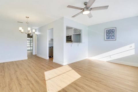 Condo in Stuart, Florida, 1 bedroom  № 1117730 - photo 23