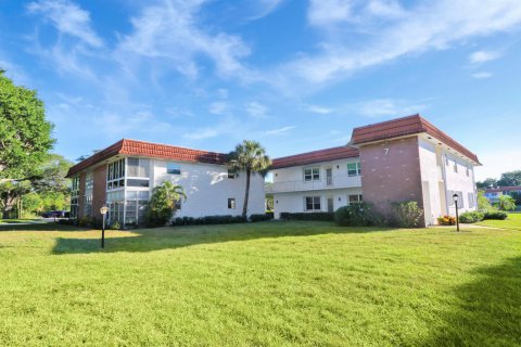 Condo in Stuart, Florida, 1 bedroom  № 1117730 - photo 2