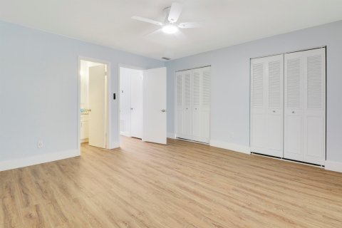 Condo in Stuart, Florida, 1 bedroom  № 1117730 - photo 28