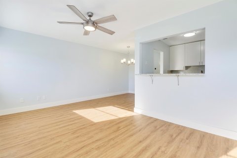 Condo in Stuart, Florida, 1 bedroom  № 1117730 - photo 22