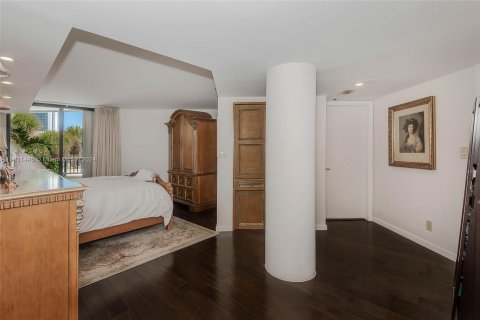 Copropriété à vendre à Hallandale Beach, Floride: 2 chambres, 147.9 m2 № 1292725 - photo 17