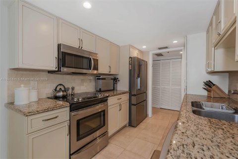 Copropriété à vendre à Hallandale Beach, Floride: 2 chambres, 147.9 m2 № 1292725 - photo 15