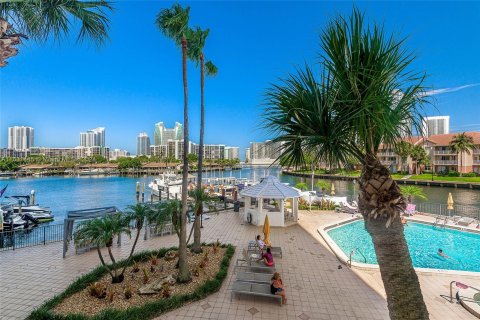 Copropriété à vendre à Hallandale Beach, Floride: 2 chambres, 147.9 m2 № 1292725 - photo 30