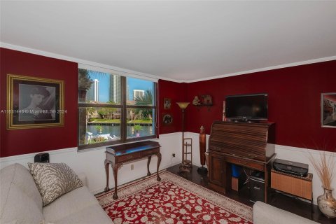 Condominio en venta en Hallandale Beach, Florida, 2 dormitorios, 147.9 m2 № 1292725 - foto 24