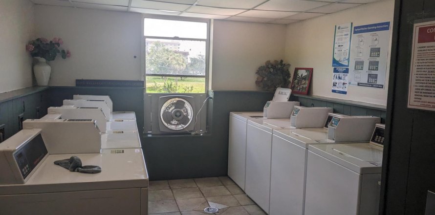 Condo in Lauderhill, Florida, 1 bedroom  № 1189684