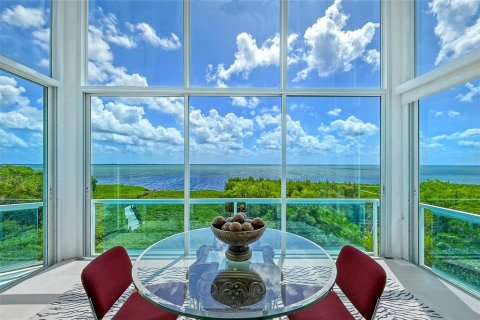 House in Longboat Key, Florida 5 bedrooms, 557.41 sq.m. № 1386540 - photo 14