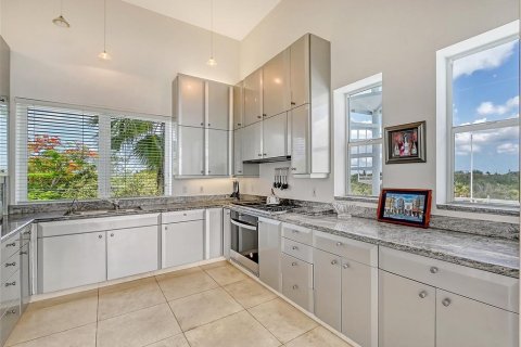 House in Longboat Key, Florida 5 bedrooms, 557.41 sq.m. № 1386540 - photo 20