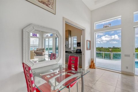 House in Longboat Key, Florida 5 bedrooms, 557.41 sq.m. № 1386540 - photo 19