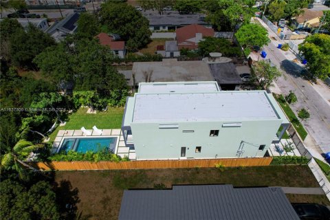 Villa ou maison à vendre à Miami, Floride: 4 chambres, 303.42 m2 № 1310185 - photo 14