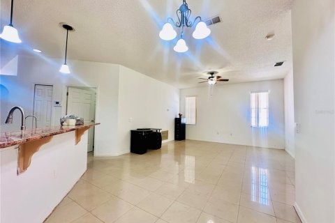 Villa ou maison à vendre à Kissimmee, Floride: 3 chambres, 174.28 m2 № 1325173 - photo 5