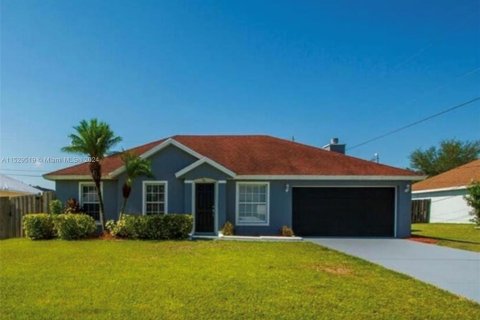 Casa en venta en Port St. Lucie, Florida, 3 dormitorios, 141.86 m2 № 1000518 - foto 1