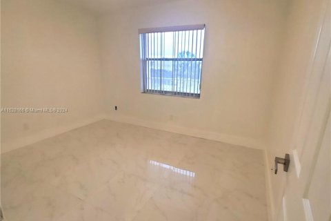 Copropriété à vendre à Sunrise, Floride: 2 chambres, 88.26 m2 № 1289256 - photo 28