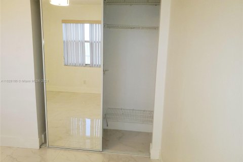 Condo in Sunrise, Florida, 2 bedrooms  № 1289256 - photo 29