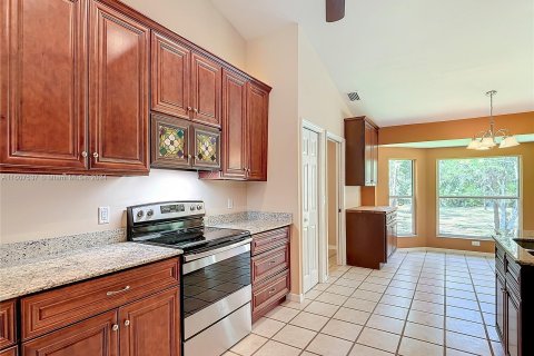 House in Naples, Florida 3 bedrooms, 148.36 sq.m. № 1228984 - photo 21