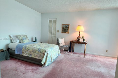 Condo in Aventura, Florida, 2 bedrooms  № 1227555 - photo 24