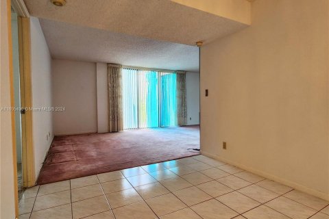 Condo in Aventura, Florida, 2 bedrooms  № 1227555 - photo 19